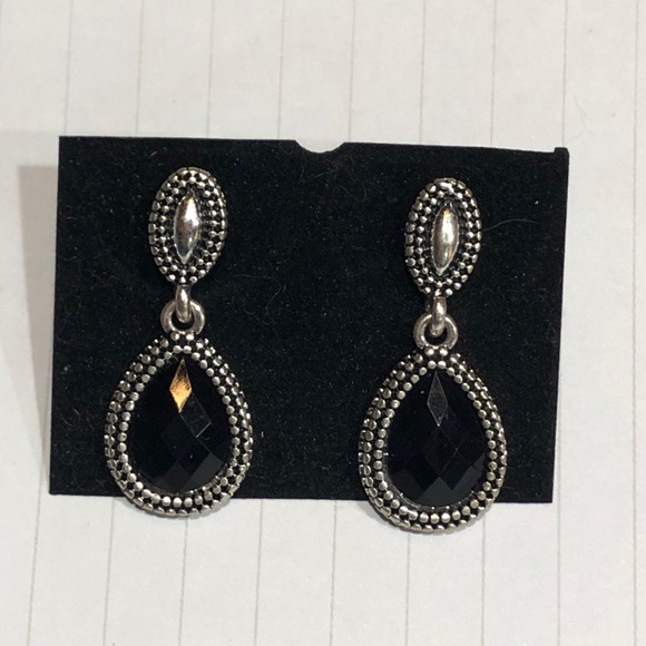 🆕Gorgeous black & silver earrings NWT - Picture 6 of 16